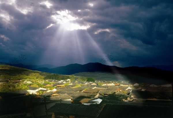 《臨滄鄉(xiāng)村旅游攻略》鎮(zhèn)康縣南傘鎮(zhèn)——紅巖村 刺樹(shù)丫口自然村?