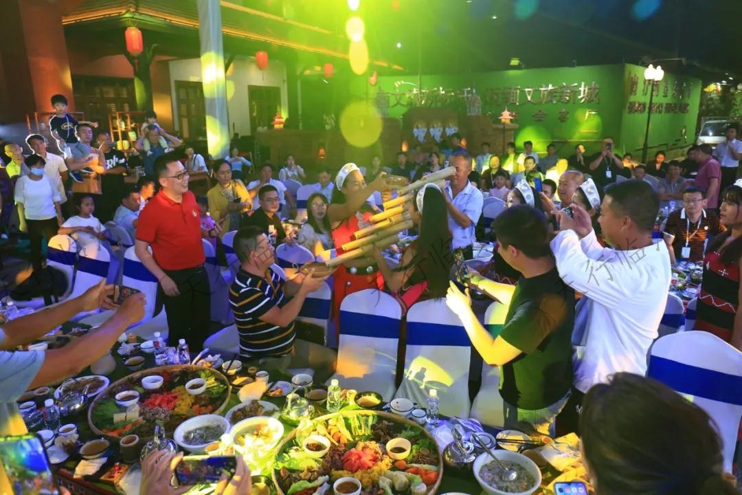 博覽三千年佤文化精粹的“茶文化體驗(yàn)季”大型主題活動(dòng)，再一次，將臨滄魅力澎湃釋放！